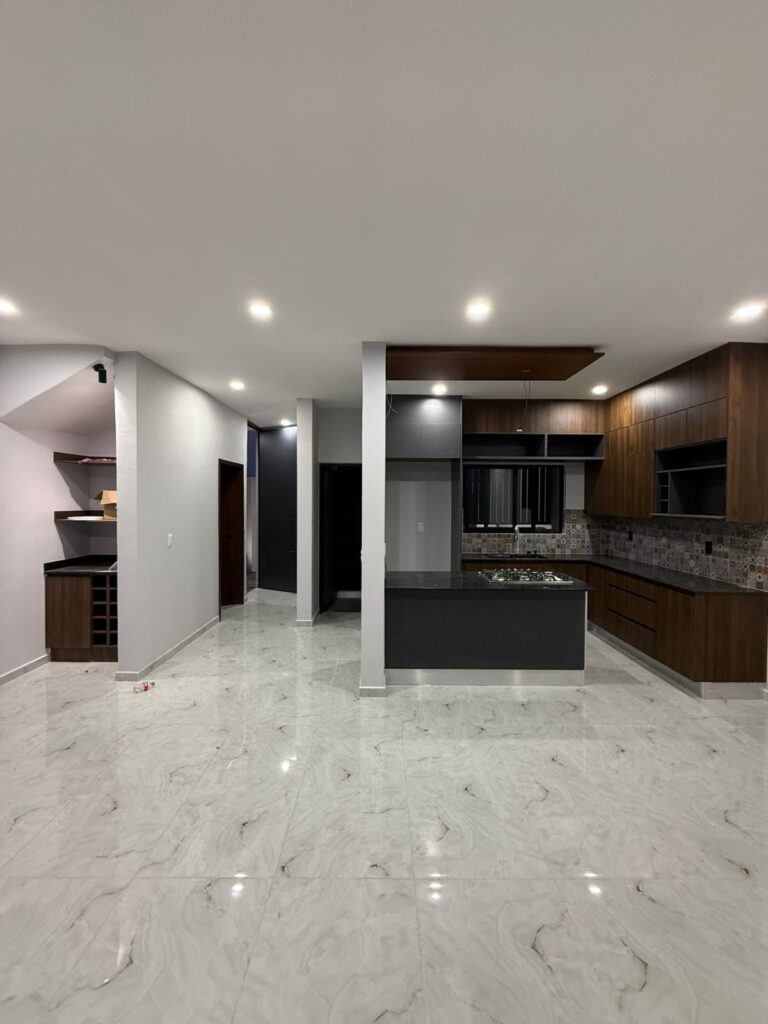 021f096e c43a 4f8c bddf c2c921535297 768x1024