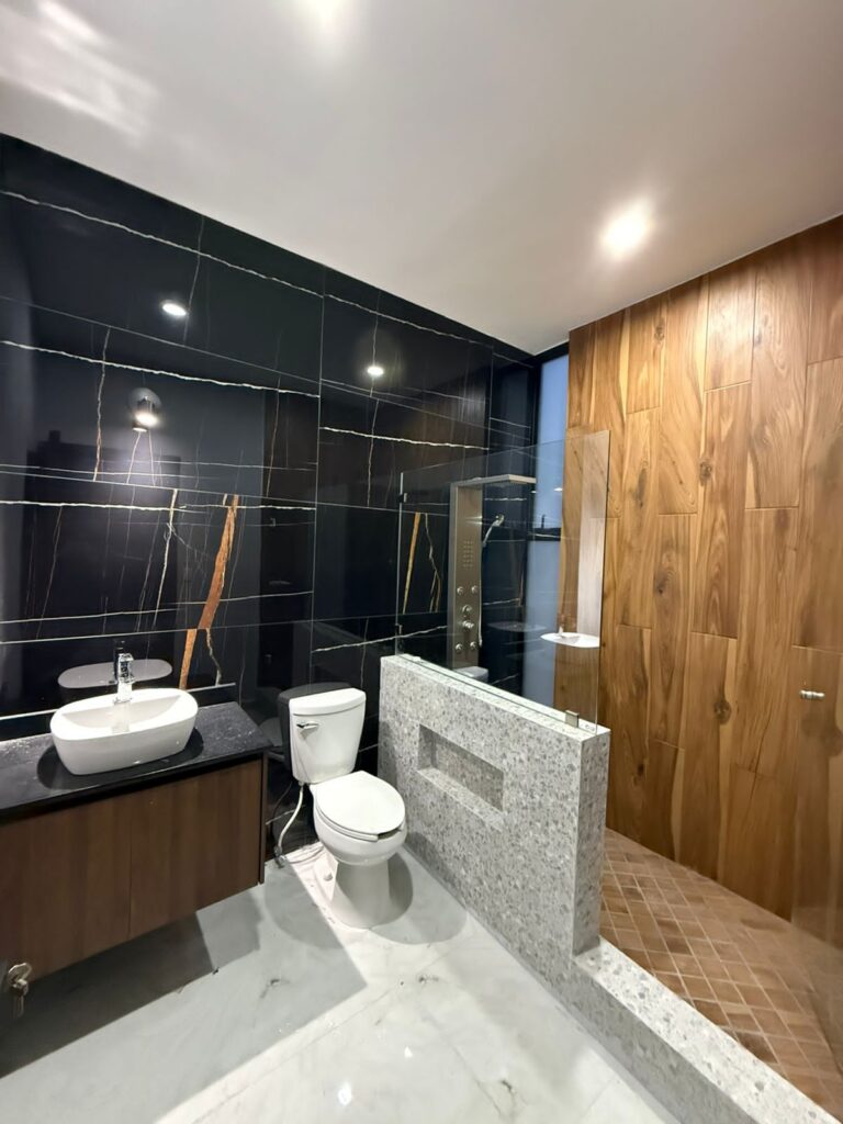 5c139c45 b02c 4916 9ed0 617c289526e4 768x1024