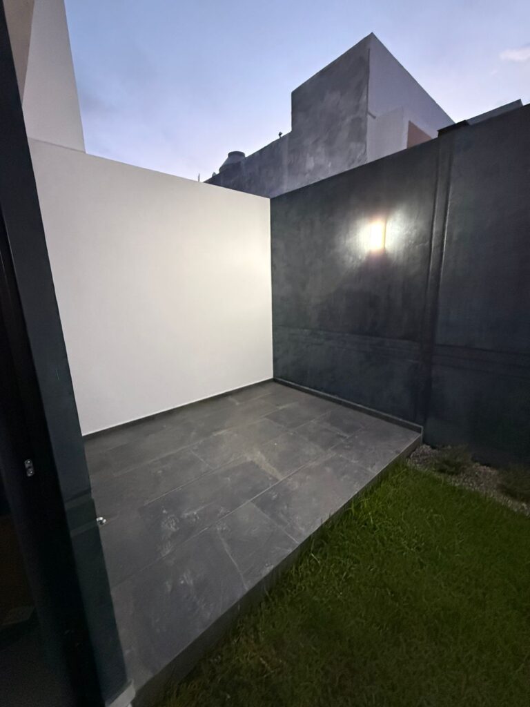 d0562be8 e100 4fa8 91cd d1ace138914f 768x1024