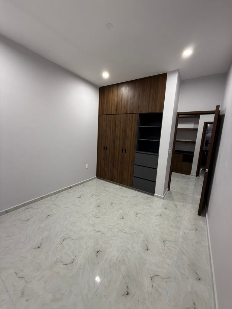 f1a12e42 1c36 4bd7 b153 a61690c827c2 768x1024