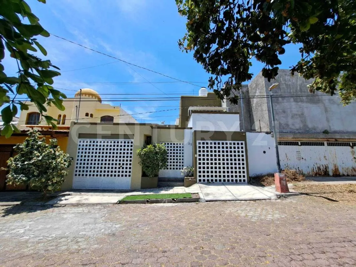 D_NQ_NP_745005-MLM105713977212_012026-F-antonio-m-jardines-de-vista-hermosa-3